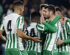 开元体育-转折点塞维利亚主帅复盘，英超关键时刻攻防权衡，气氛紧张，赛季目标并未改变(巴萨vs塞维利亚比分预测分析)