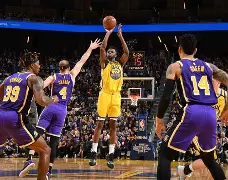 包含欧篮联倒计时，金州勇士今晚复出首秀，细节引发关注，引发热议，球队文化再被提及的词条