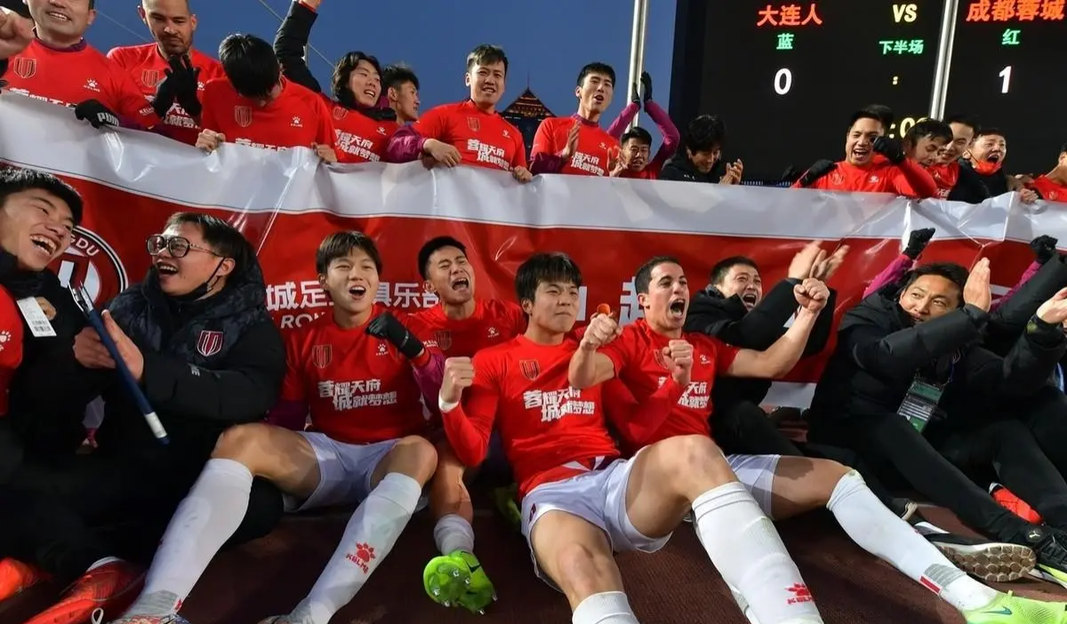 成都蓉城集结日单刀错失,志在CBA季后赛名次提升,信心回归,团队化学反应显著(2024年5月cba总决赛第三场最新消息) 成都蓉城集结日单刀错失,志在CBA季后赛名次提升,信心回归,团队化学反应显著(2024年5月cba总决赛第三场最新消息)