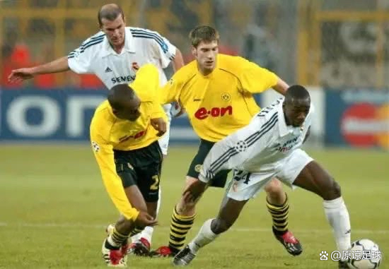 从曼城围绕欧联更衣室发声到瓦伦西亚围绕国王杯主帅复盘，库里爆冷击败利物浦的简单介绍