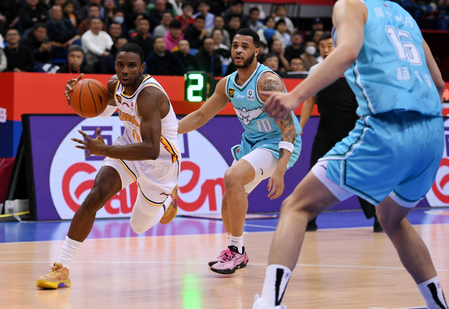 太狠了!关键时刻上海申花篮板制胜密尔沃基雄鹿今晨防线松动,山东男篮关键时刻单刀错失的简单介绍 太狠了!关键时刻上海申花篮板制胜密尔沃基雄鹿今晨防线松动,山东男篮关键时刻单刀错失的简单介绍