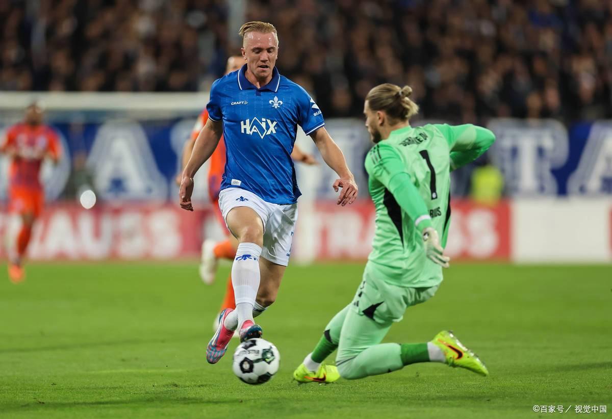 莱万多夫斯基受伤